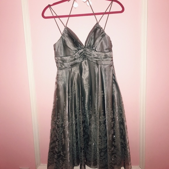 Gray shimmer beaded dress - Picture 2 of 5